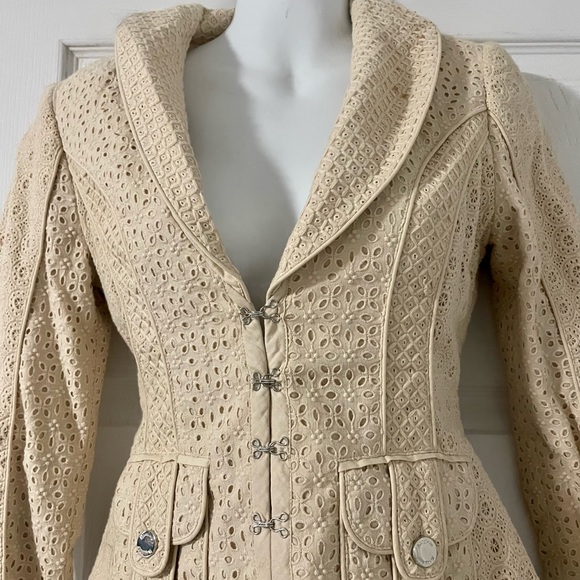 Marciano lace crochet overlay blazer size 0 - Picture 2 of 4